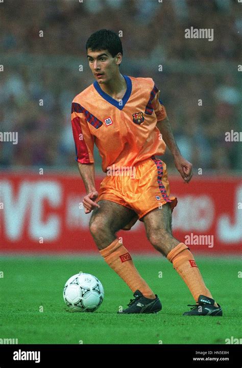 Pep guardiola barcelona 1992 hi-res stock photography and images - Alamy