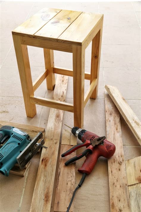 DIY Rustic Tables For Any Room In Your Home – Pickled Barrel