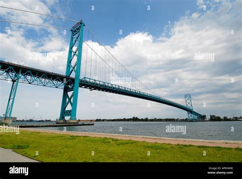 Windsor Bridge High Resolution Stock Photography and Images - Alamy