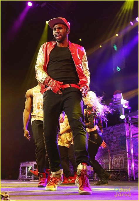 Jason Derulo Does Handstands in Concert, NBD | Photo 672058 - Photo ...