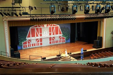 Grand Ole Opry House in Nashville - Deep Roots in Country and Rock ...