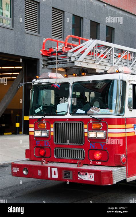 Fire engine, Ladder 10, Fire Department of the City of New York, FDNY Stock Photo - Alamy