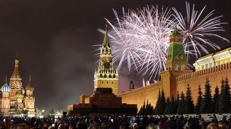 Russia Welcomes 2020 With Fireworks and Festivities - The Moscow Times