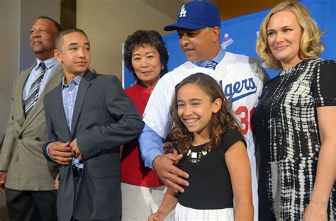 Dodgers: Manager Dave Roberts Father Passes Away