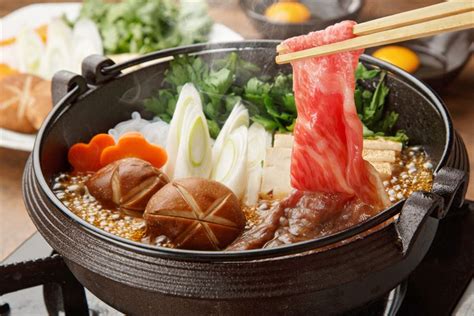 Want to know the Japanese traditional dishes, Sukiyaki! History and eating instruction/manners