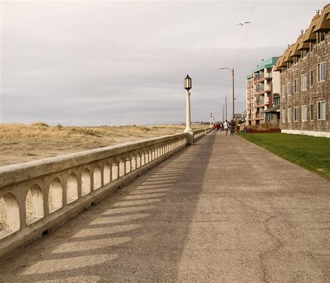 Seaside Oregon Boardwalk - Ashore Hotel