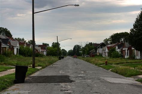 42 Staggering Photos Of Abandoned Detroit Today