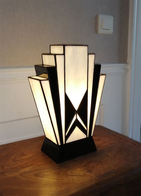 Art Deco Tiffany Stained Glass Lamp 1925 B.N.
