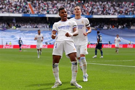 Rodrygo and his girlfriend- The 4th Official