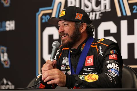 Martin Truex Jr. wins NASCAR's season-opening Clash at the Coliseum ...