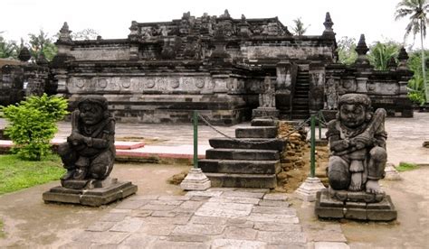 Candi Penataran, Fakta & Sejarah Candi Hindu Terbesar di Jawa Timur