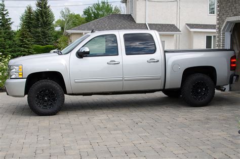 Silver Trucks With Black Wheels Pics? | Chevy Silverado and GMC Sierra Forum