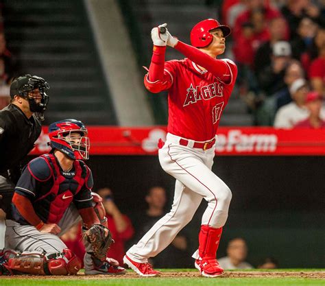 Watch Shohei Ohtani hit his first career home run in his first at-bat ...