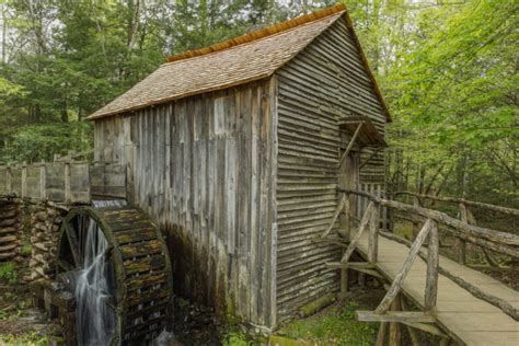 Cades Cove, Great Smoky Mountains National Park - Best Photo Spots