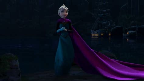 | elsa-frozen-trailer-elsa-scared-flee-3