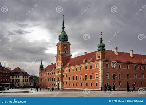 Castle Square in Warsaw Old Town, Poland Editorial Image - Image of medieval, landmark: 174641755