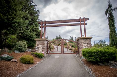 Pin by Tracy Cockrum Forrester on Log Home | Estate gates, Entrance gates, Ranch gates