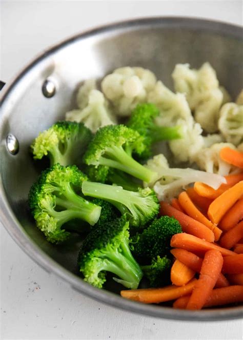 EASY Steamed Vegetables (3 ways!) - I Heart Naptime