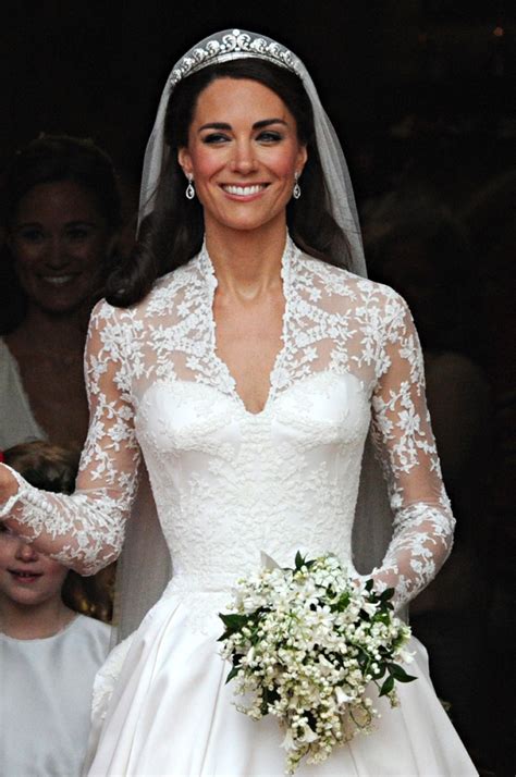 How Meghan Markle's Wedding Makeup Compares to Kate Middleton and Diana's Looks | Allure