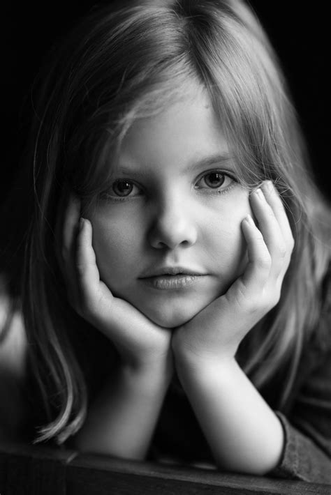 natural light child portrait - black and white child portrait taken in natural window light ...