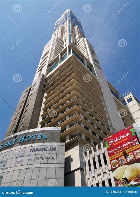 Baiyoke Sky Hotel Soars into Blue Sky Editorial Stock Image - Image of ...