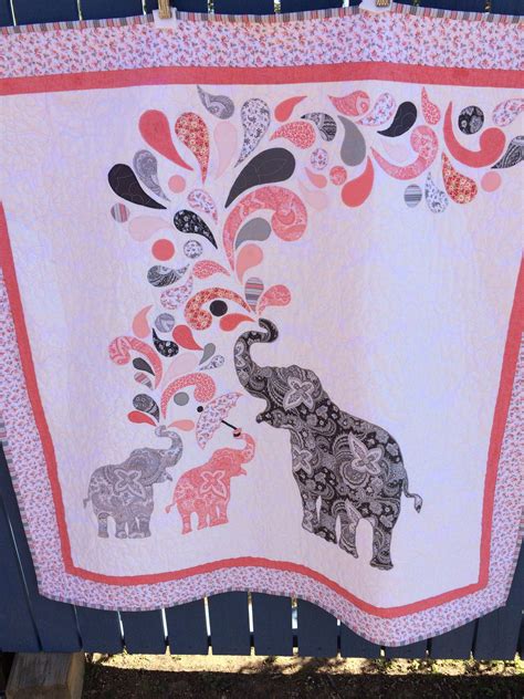 Paisley Splash Elephant Quilt | Elephant quilts pattern, Elephant quilt, Elephant applique