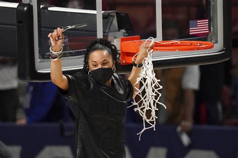 Gamecocks WBB Head Coach, Dawn Staley, Highest-paid Black HC - ESPN 98. ...