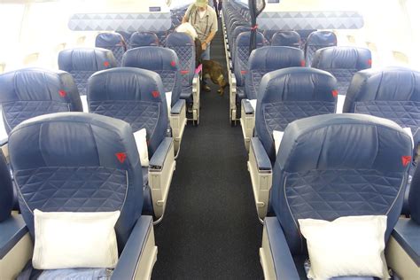 Review: Delta Air Lines 737 First Class - One Mile at a Time