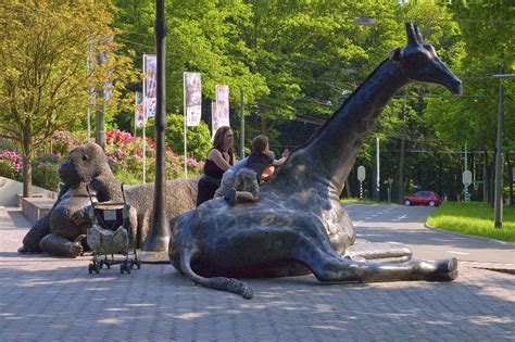 Burgers Zoo Arnhem | Zoo, Arnhem, Lion sculpture