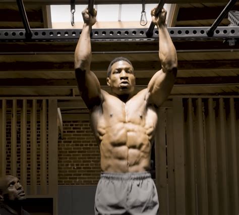 Jonathan Majors Workout & Diet Tips - The Barbell