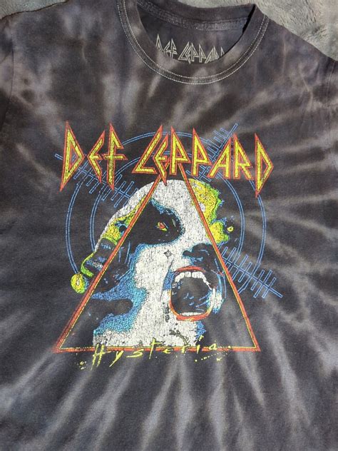 Def Leppard Hysteria Black &Gray Tie Dye T-Shirt Shor… - Gem