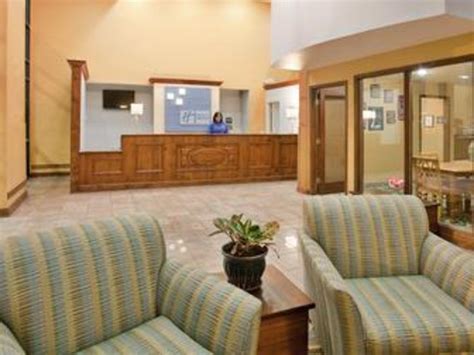 Holiday Inn Express Hotel & Suites Branson 76 Central, Branson (MO) | 2021 Updated Prices, Deals