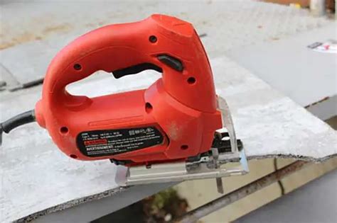 Find Out How To Cut A Hardiebacker Board With Ease!