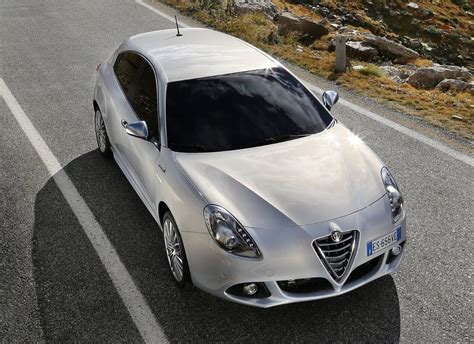 Alfa Romeo Giulietta - specifications, photo, video, review, price