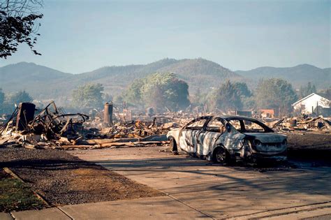 Drone footage shows wildfire-scorched Oregon neighborhood | Fox News