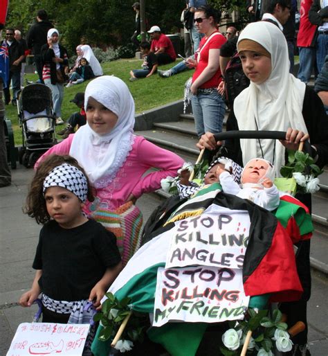 Kids protest Gaza massacre - Melbourne | These children had … | Flickr