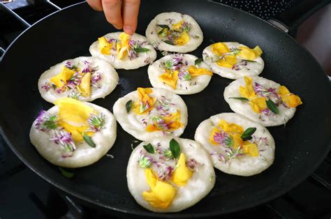 Pan-fried sweet rice cakes with edible flowers (Hwajeon: 화전) recipe by Maangchi