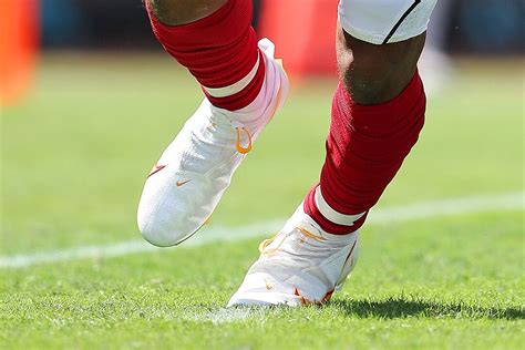 What Pros Wear: Kyler Murray's Nike Vapor Edge 360 Elite Cleats - What ...