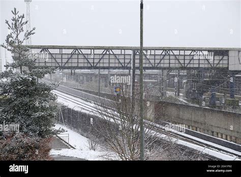 Ashford, Kent, UK. 07 Feb, 2021. UK Weather: Storm Darcy hits the town of Ashford in Kent. Some ...