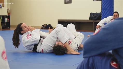 Brazilian jiu-jitsu champion fights her way to the U.S. | kens5.com