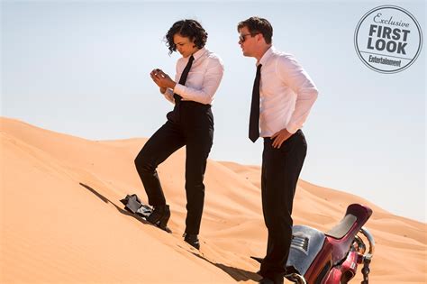 Chris Hemsworth, Tessa Thompson on original 'Men in Black' movie | EW.com