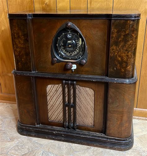 Vintage Radio Auction