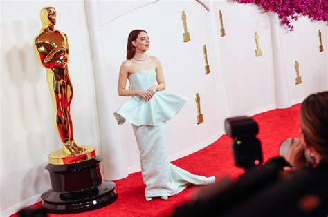 Oscars 2024 Red Carpet: Photos