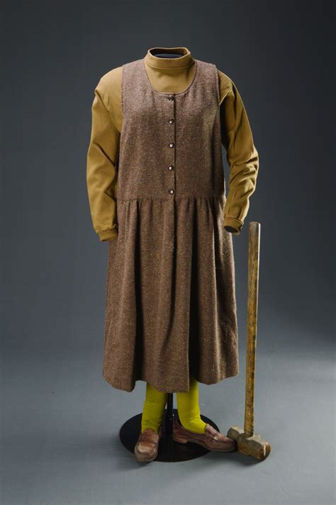 Annie wilkes misery costume – Artofit