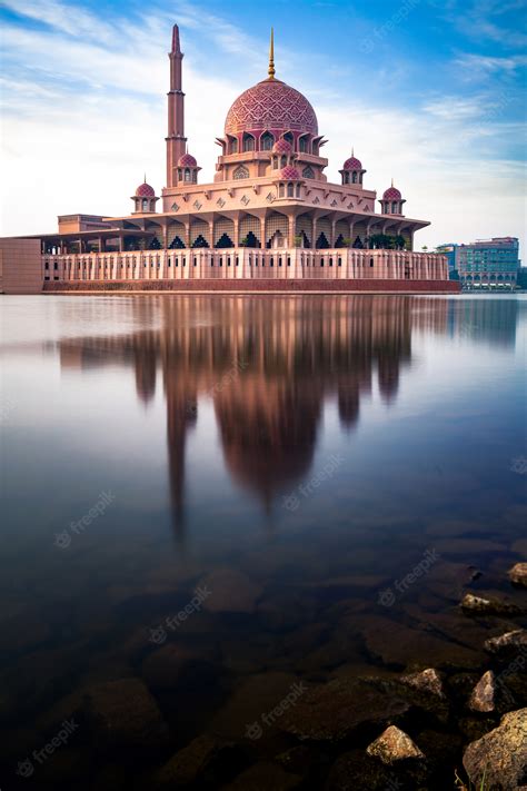 Premium Photo | Putra mosque