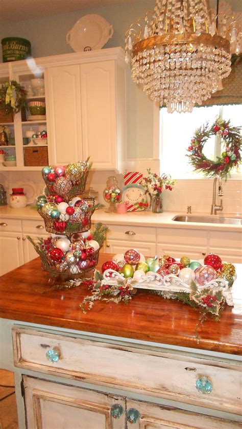 17 Best images about Kitchen decorating ideas for christmas on Pinterest | Entertainment units ...