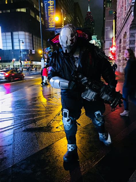 This Cyberpunk 2077 cosplay. Wow. : r/gaming