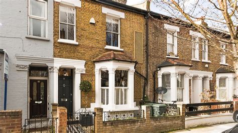 Modernized Victorian Terrace House Is a Tranquil Haven in West London