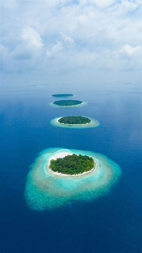 Lagoon, Maldives Photo by A. Shuau (Obofili) on Unsplash | Maldives, Maldives holidays, Tours