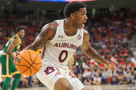 WATCH: KD Johnson is leading the way for Auburn basketball vs Memphis - Sports Illustrated ...